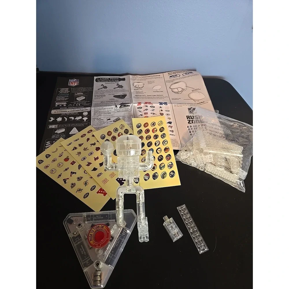 Laser‎ pegs lighted NFL stackable construction blocks Various Pieces Untested